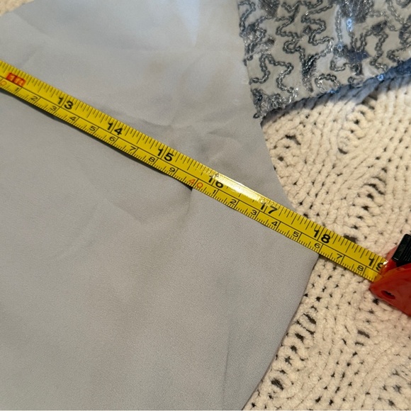 BCBGMAXAZRIA Elegant Gray Sequin Sleeve Women's Top size S - Picture 8 of 8